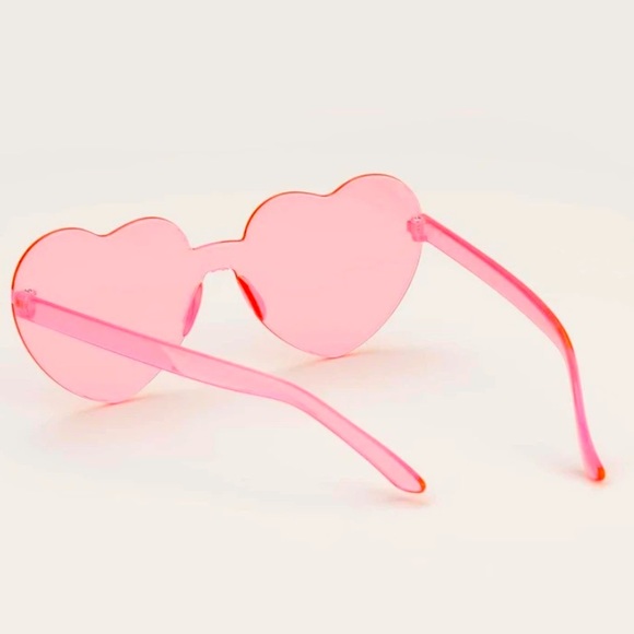💖 Heart Shaped Sunnies - Picture 4 of 4